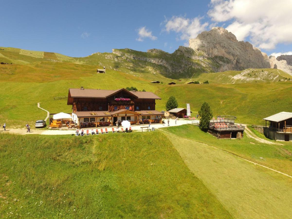 Гостевой дом Rifugio Fermeda Hutte Santa Cristina Val Gardena Экстерьер фото