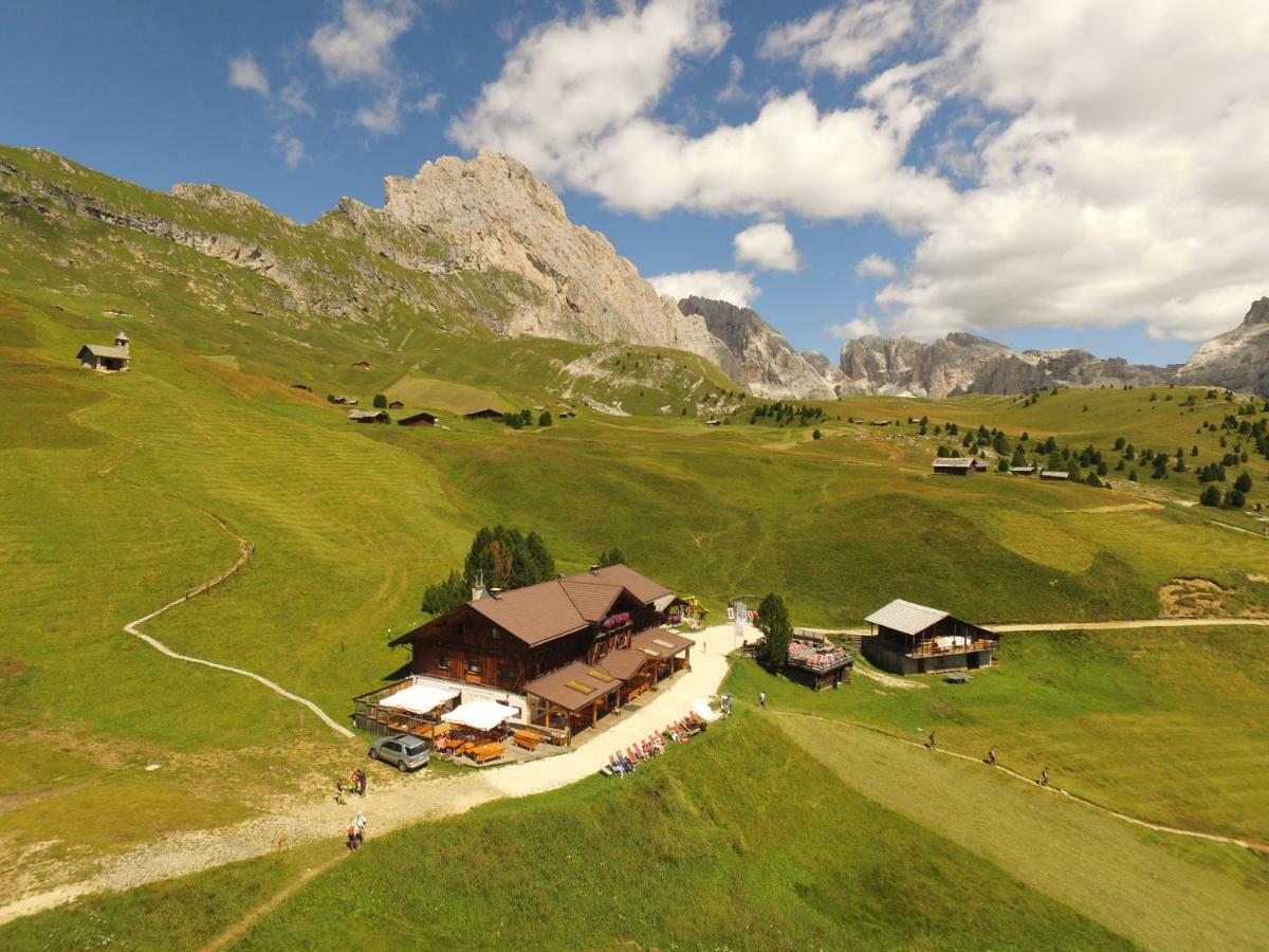 Гостевой дом Rifugio Fermeda Hutte Santa Cristina Val Gardena Экстерьер фото
